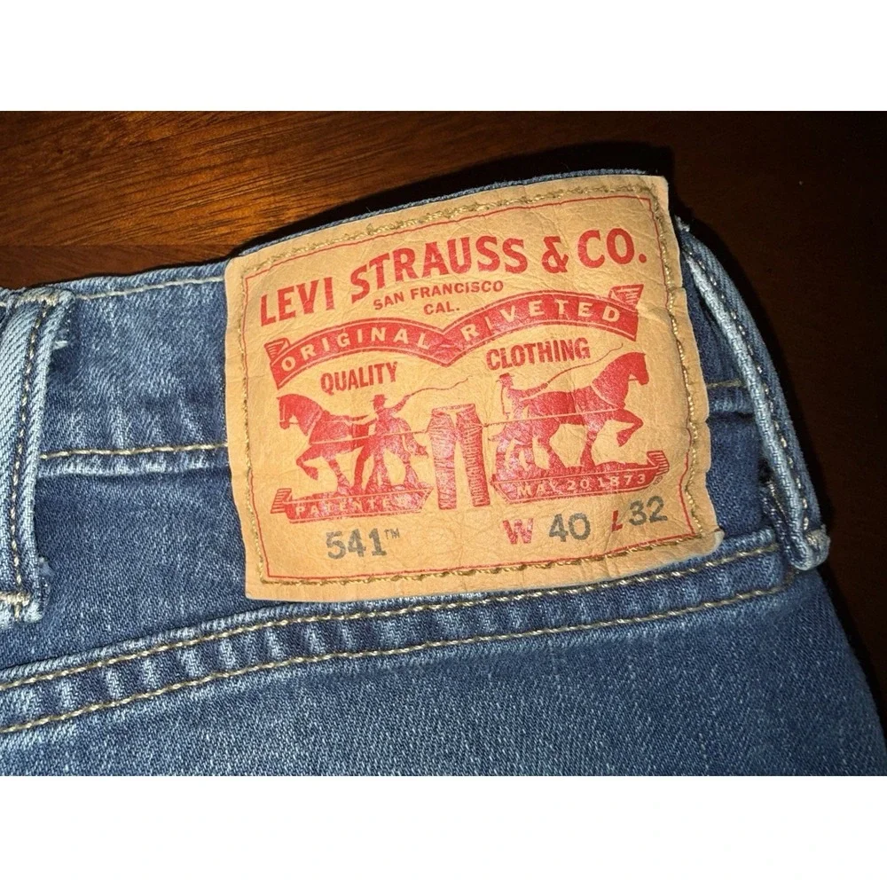Levi 541 Mens Jeans Size 40x32 Athletic Taper Stretch Dark Wash Denim Distressed
